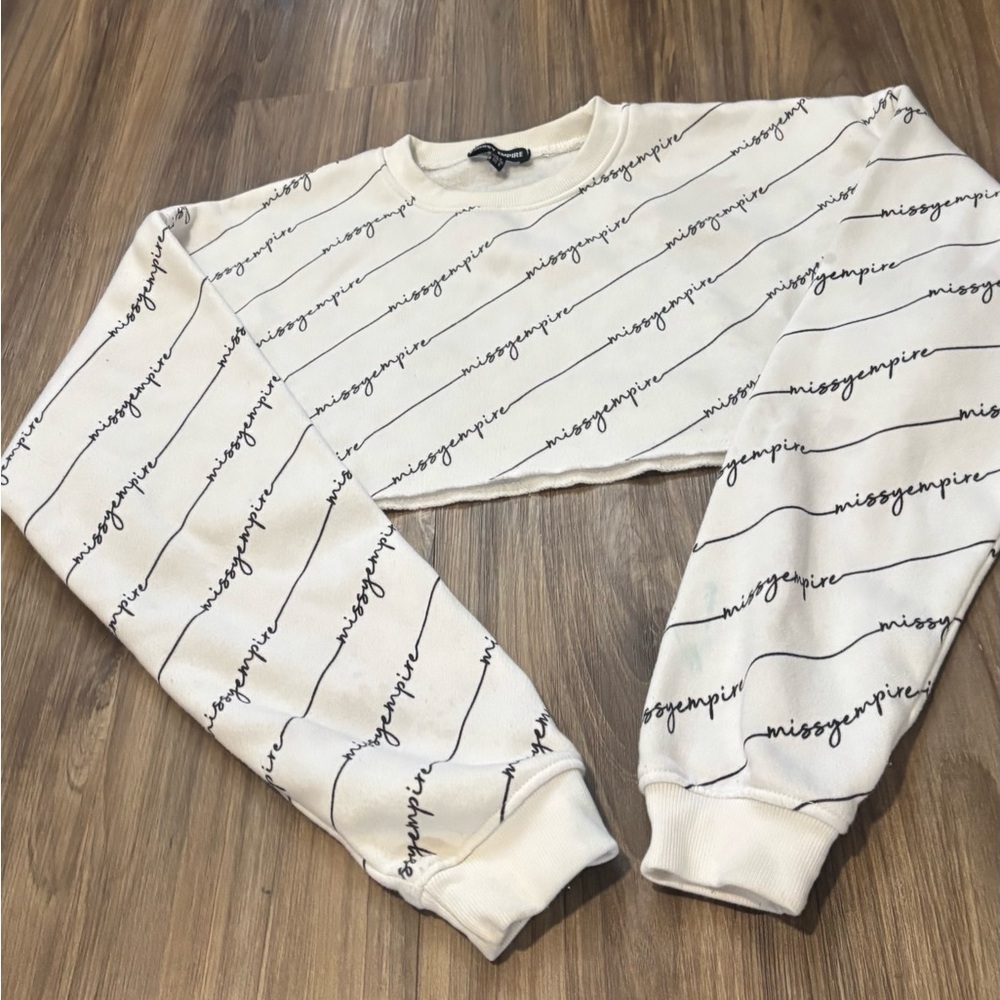 Missy Empire Cream Cropped Sweatshirt with Script Print